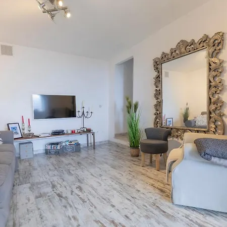 Helloelba Casa Rosa Semesterbostad